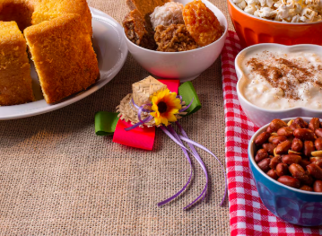 Leia mais sobre o artigo Está chegando as festas juninas, tradição rica em cultura e sabores. Confira algumas opções de receitas que o Departamento de Nutrição preparou para você aproveitar e saborear com moderação as deliciosas comidas típicas dessa época!!! #ReceitasJuninas